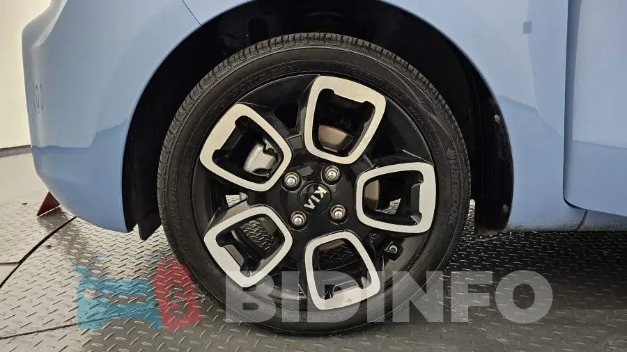 KNACK811BMT251268 Photo# 5