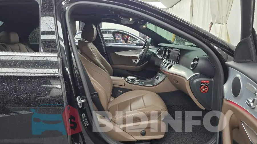 WDDZF4FB2LA718188 Photo# 26
