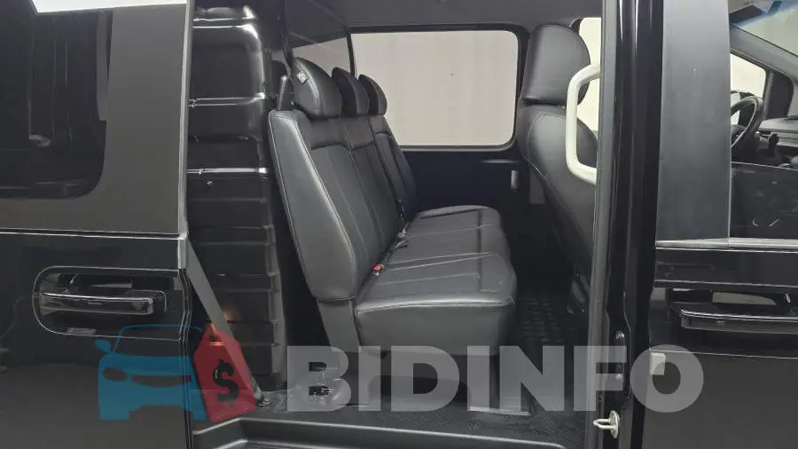 KMFYCX71BPU076421 Photo# 11