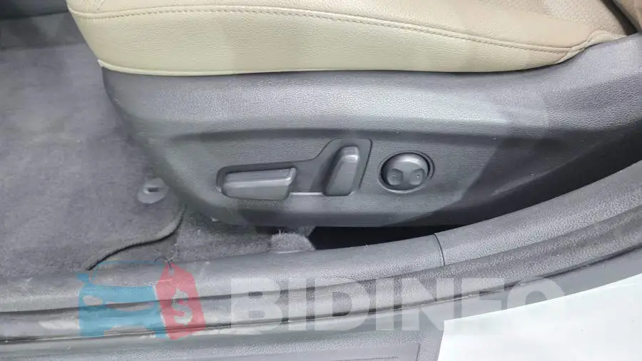 KMHD841UGGU184525 Photo# 33
