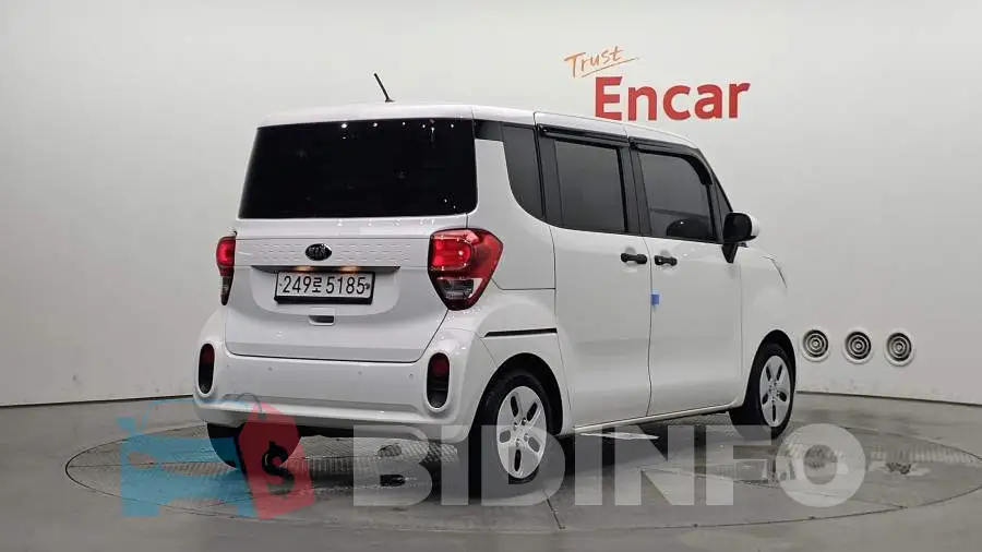 KNACF911BLT236582 Photo# 2