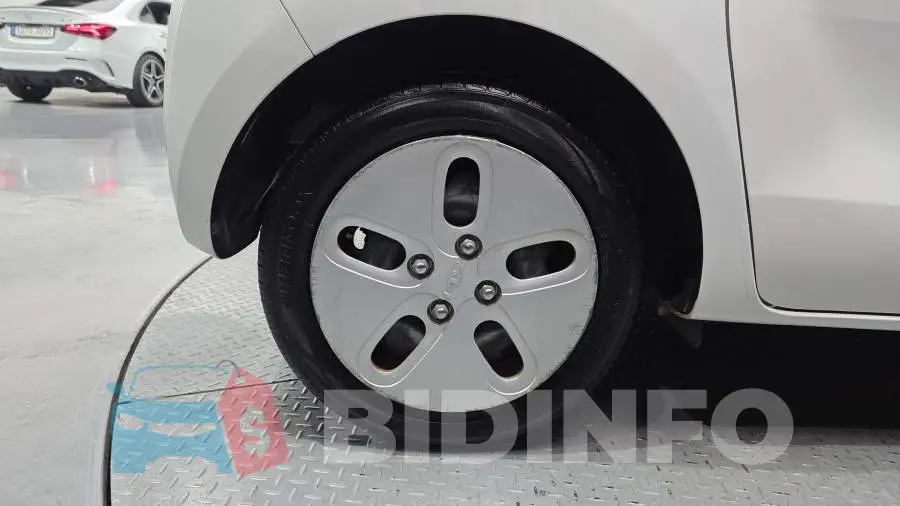 KNACF911BNT298737 Photo# 5