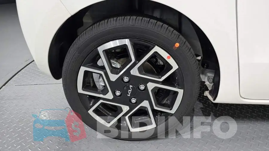 KNACH811BRT406481 Photo# 5