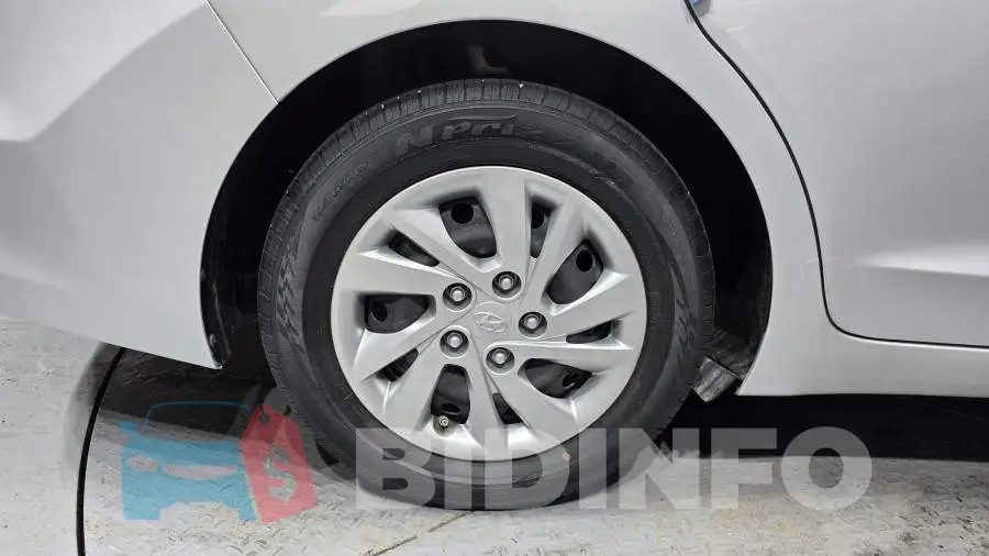 KMHD641DBJU648097 Photo# 5