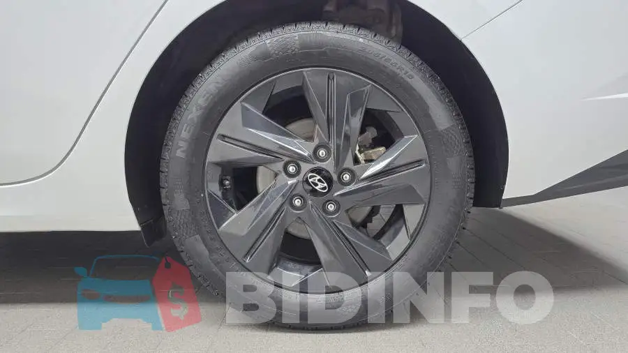 KMHLL41JGPU055877 Photo# 21