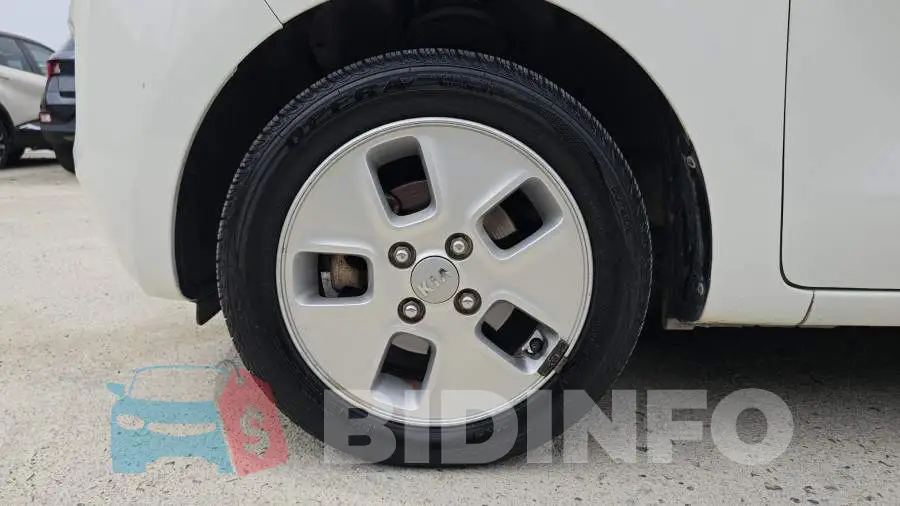 KNACG811BFT106672 Photo# 5
