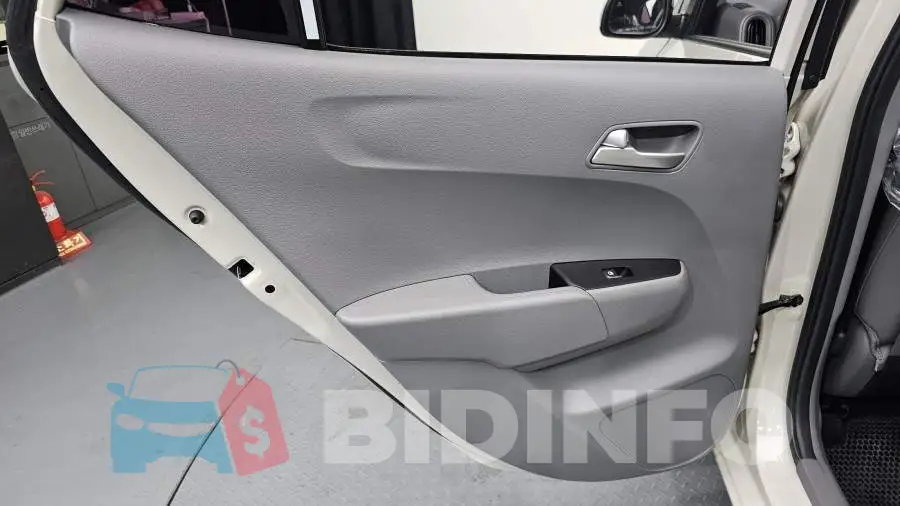 KNAB6518BMT770177 Photo# 25