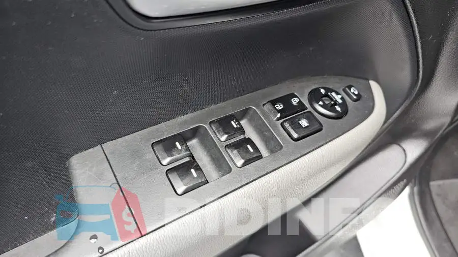 KNACJ811BNT281183 Photo# 28