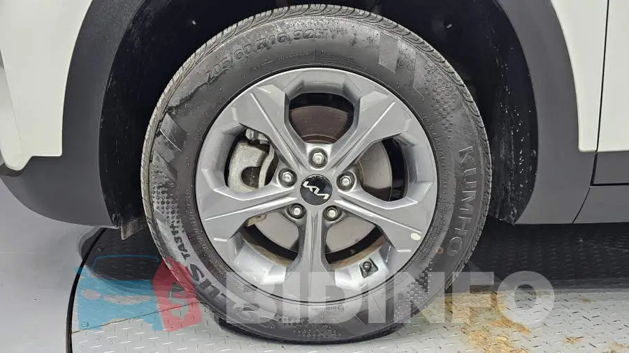 KNAEP817BTK861887 Photo# 5
