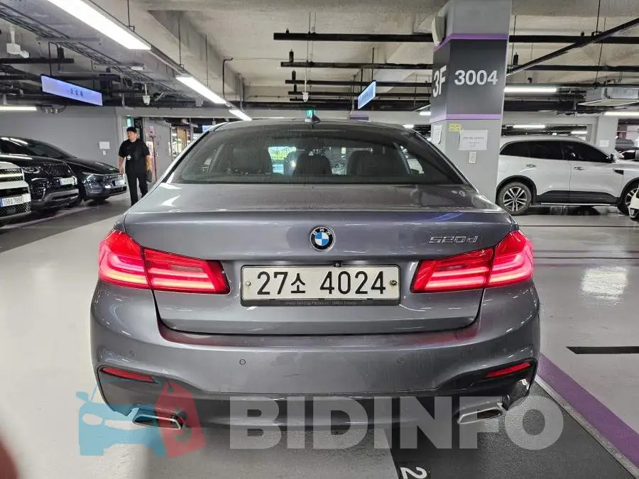 WBAJC3107HG992049 Photo# 2