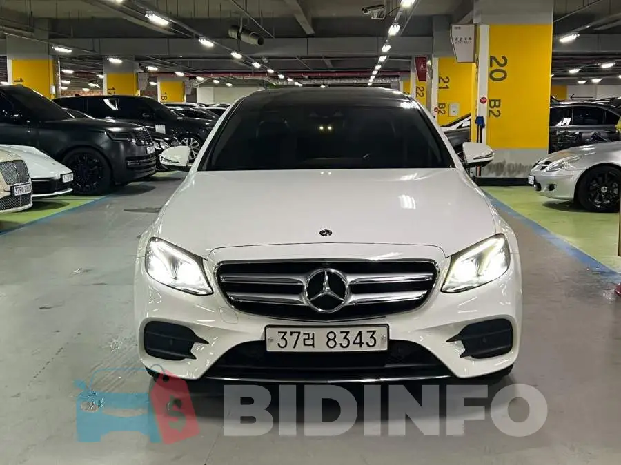 WDDZF3DB1HA272250 Photo# 2
