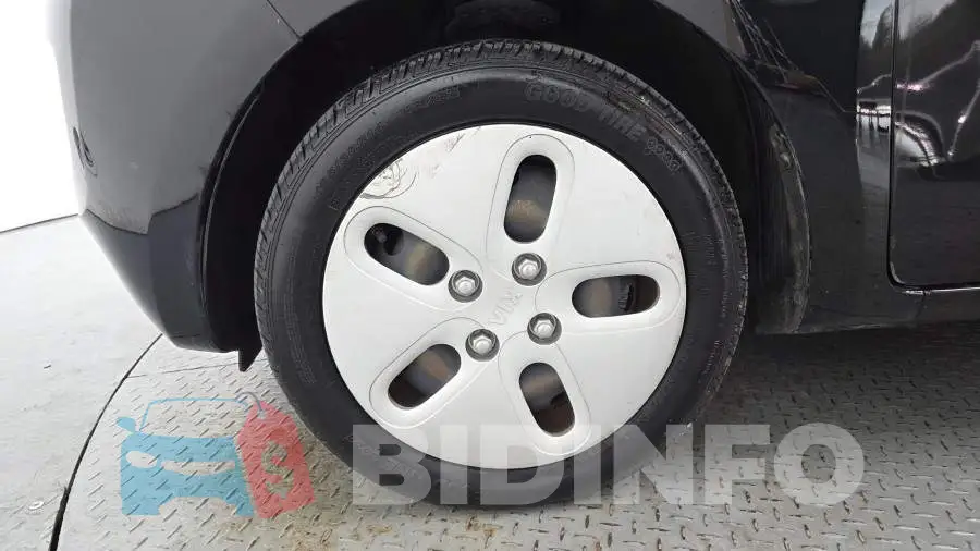 KNACG811BGT131048 Photo# 5