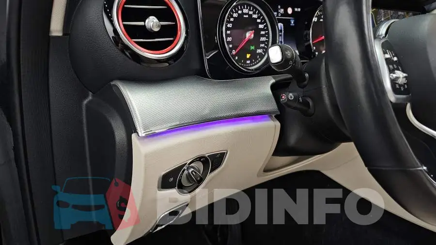 WDDZF4JB7KA677773 Photo# 19