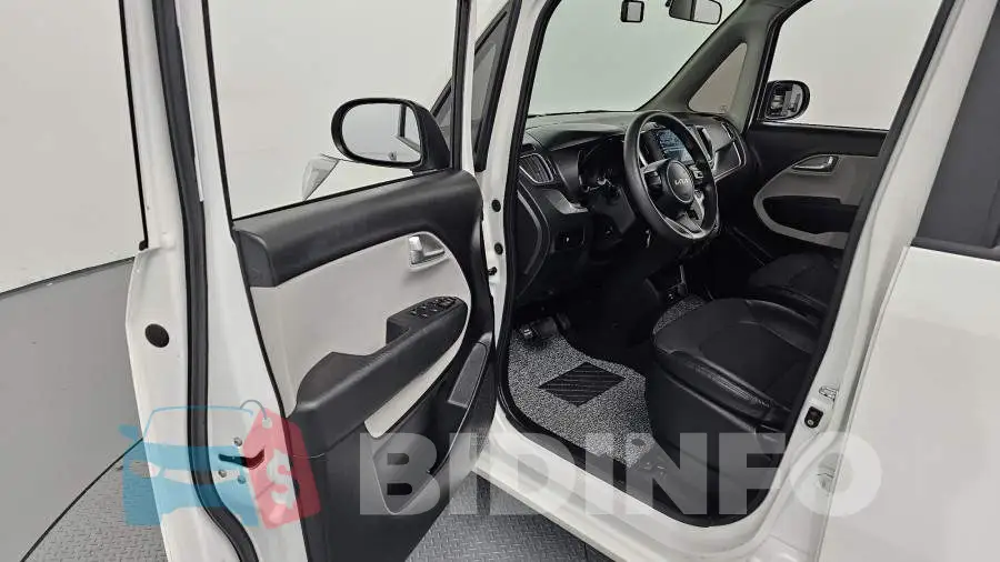 KNACF911BNT296702 Photo# 10