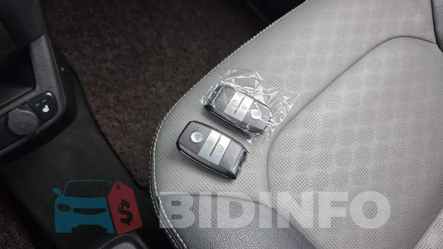 KNACG811BNT280931 Photo# 19