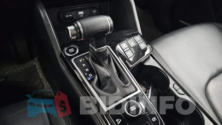 KNAPV81CBNK027785 Photo# 9