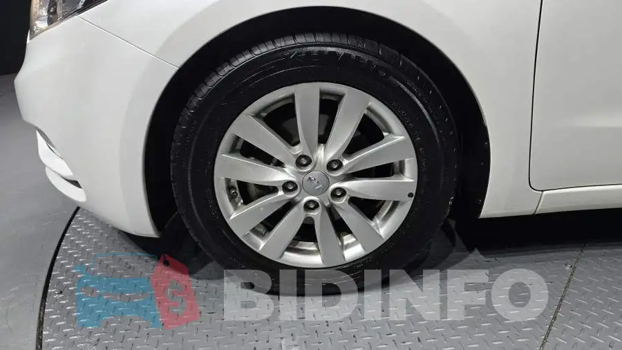 KNAFK412BFA459011 Photo# 5