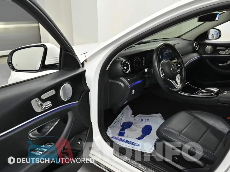 WDDZF4KB3KA565812 Photo# 11