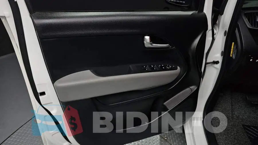 KNACH811BRT388710 Photo# 24