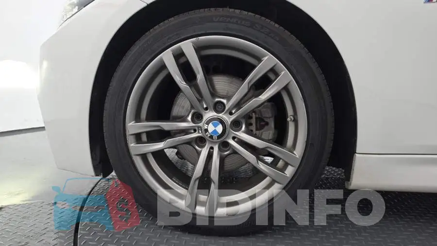 WBA8A9104HK882872 Photo# 5
