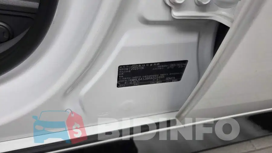 KMHL6412BRA325995 Photo# 27