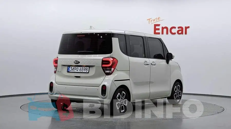 KNACK811BMT252649 Photo# 2