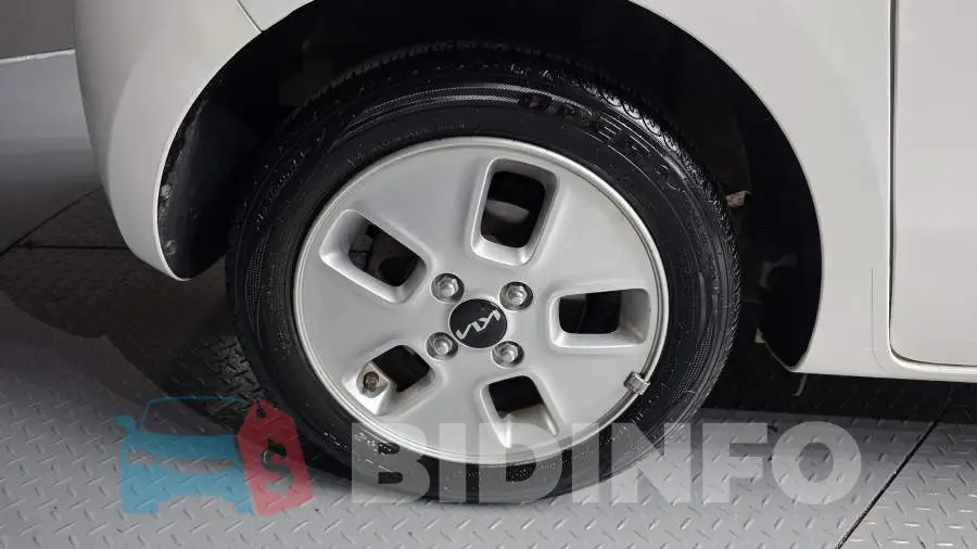 KNACJ811BNT301261 Photo# 5