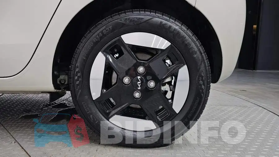 KNACG81AFST017316 Photo# 21
