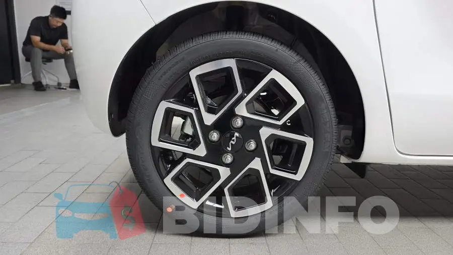 KNACH811BVT485181 Photo# 5