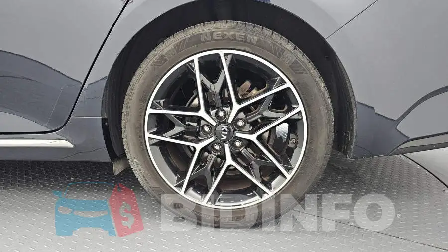 KNAGX411BKA278832 Photo# 21