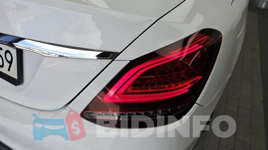 WDDWF1EB3KR487126 Photo# 23