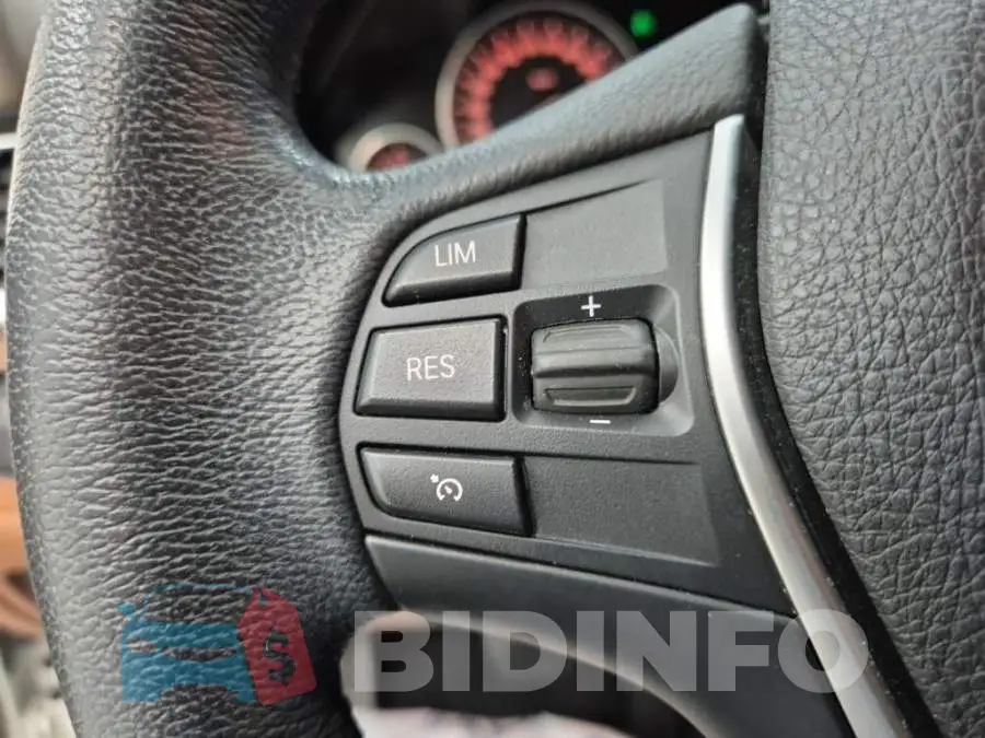 WBA8A9108HK883586 Photo# 16