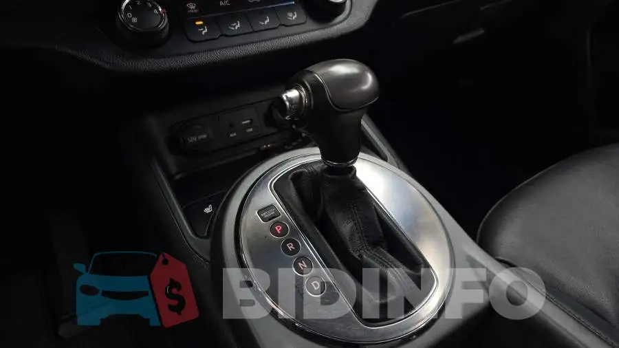 KNAPB813BFK743342 Photo# 9