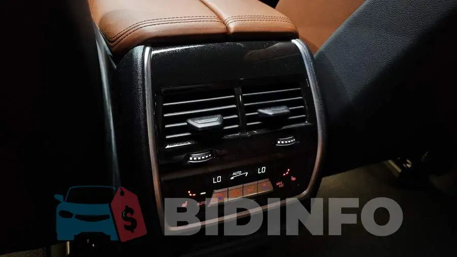 WBAJU4109P9N84884 Photo# 30