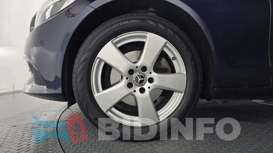WDDWF4CB9JF698425 Photo# 5