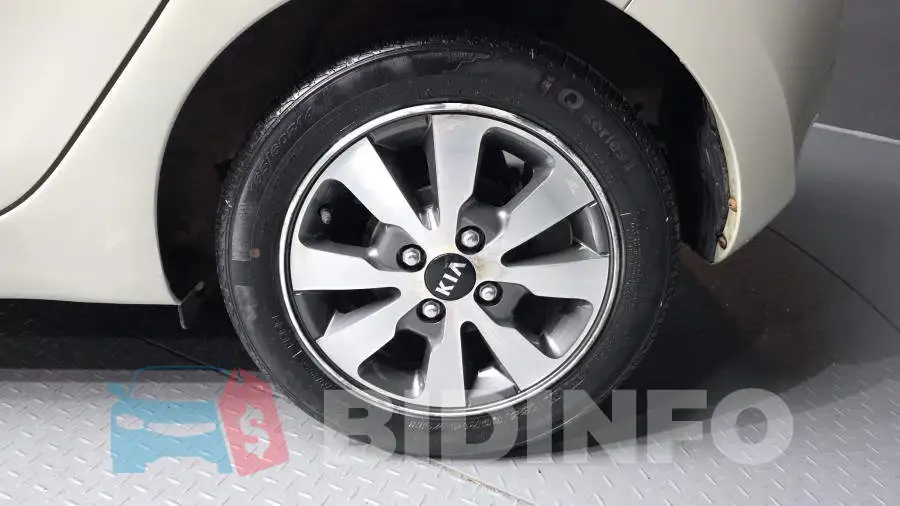 KNABX511BFT827555 Photo# 21