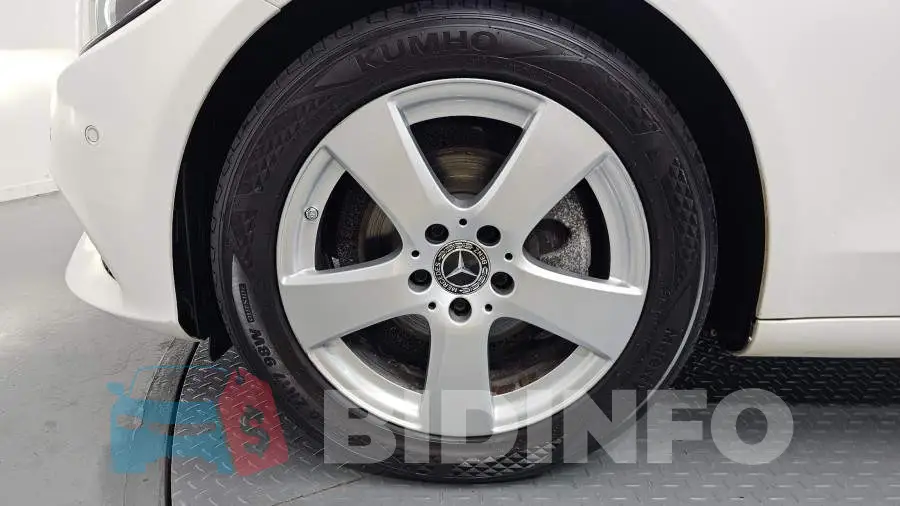WDDWF3HB6HR294792 Photo# 5