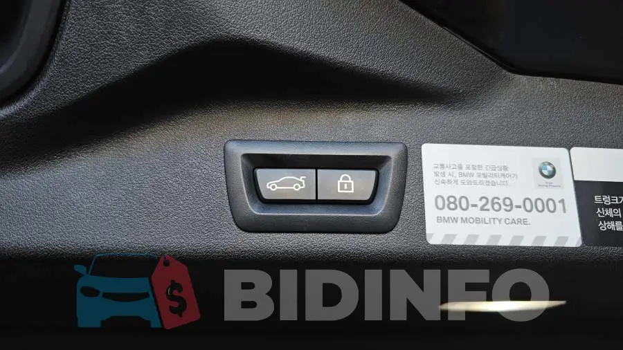 WBACR6101M9E38838 Photo# 32