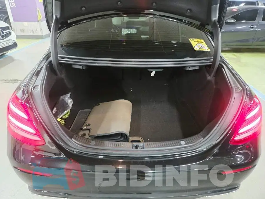 WDDZF4JB9HA150018 Photo# 19