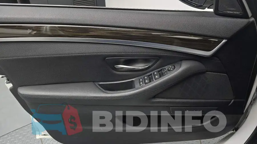 WBA5A7102FD816569 Photo# 24