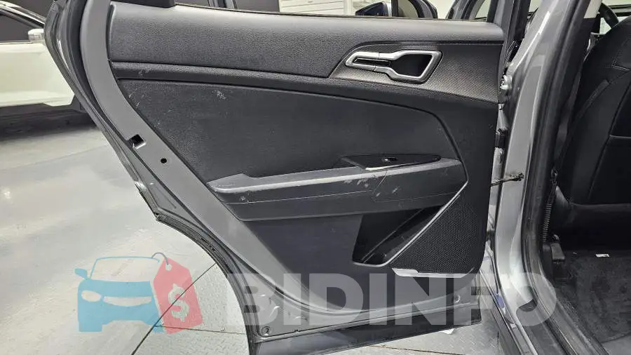 KNAPU81CBNK032038 Photo# 25