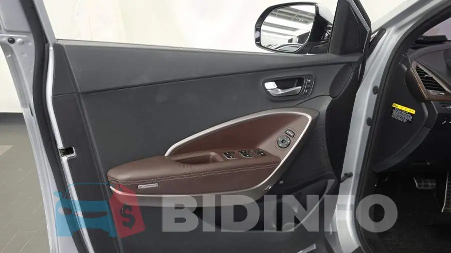 KMHSR81FDJU289029 Photo# 24