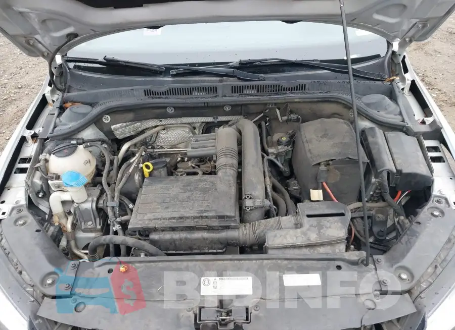 3VWDB7AJ5HM260833 Photo# 10