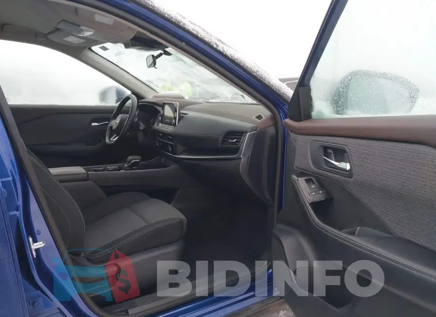 5N1BT3BB9PC844087 Photo# 5