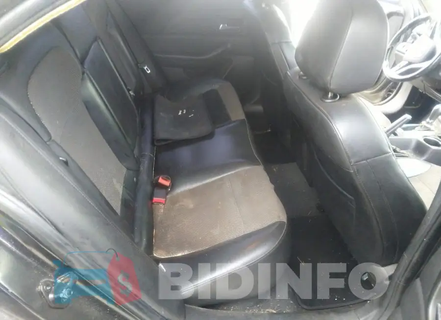 1G11D5SL2FF143284 Photo# 8