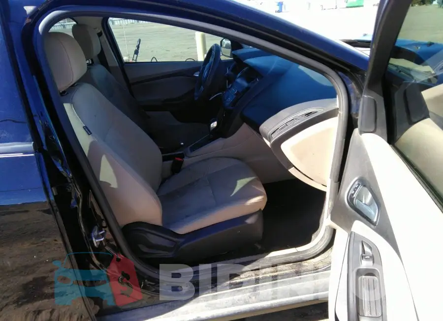 1FADP3F25JL304129 Photo# 5