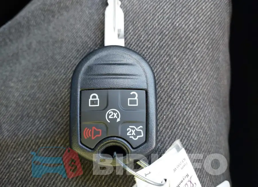 1FAHP2E86JG122708 Photo# 11