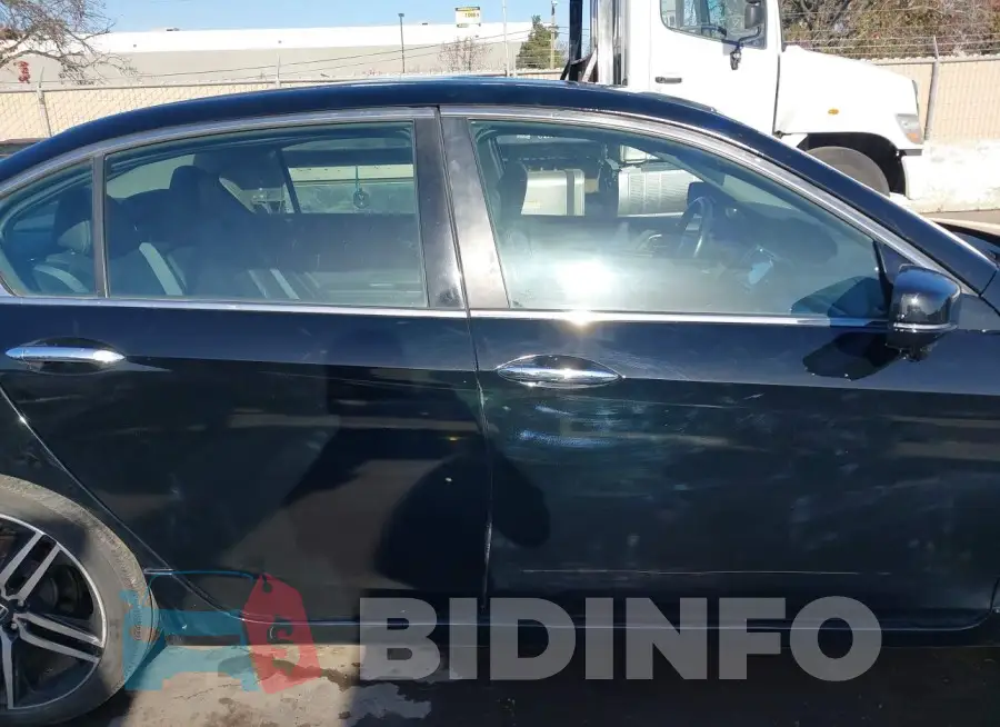 1HGCR3F96HA043176 Photo# 13