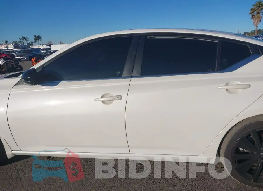 1N4BL4CV2NN350454 Photo# 14