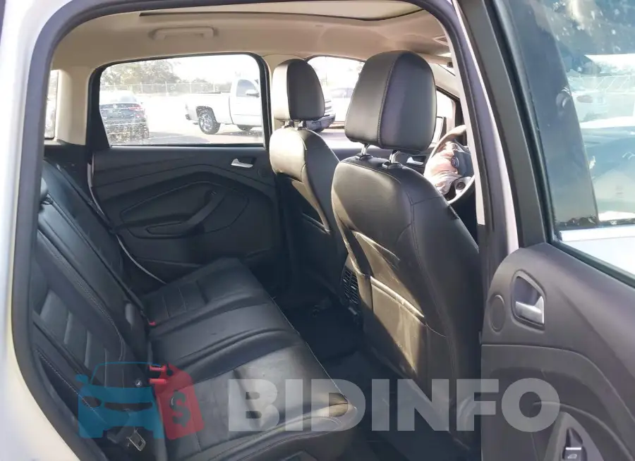 1FADP5CU2GL105873 Photo# 8